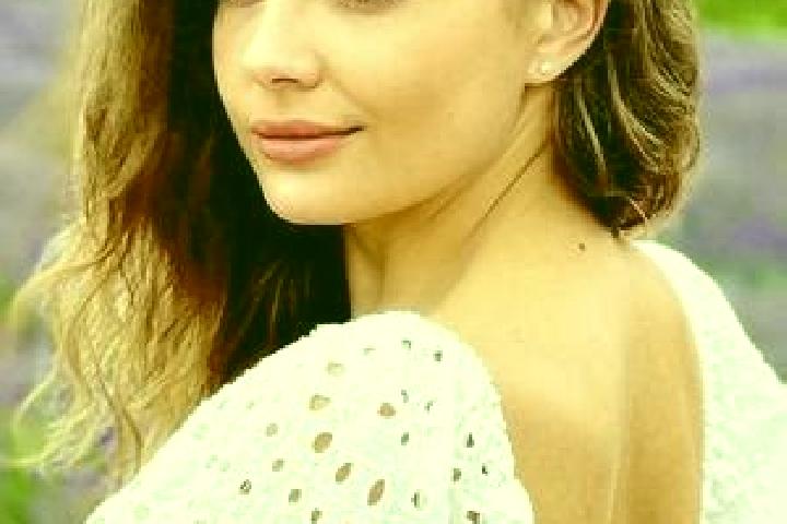 Elizabeth, 27 — Escort in Kamianytsia, Ukraine