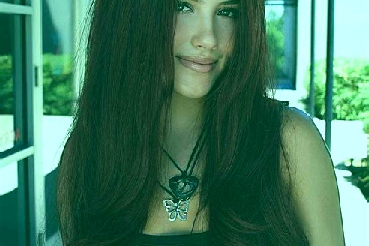 Elizabeth, 28, a auburn dark-eyed latina companion based in Villa Elisa. Offering Girlfriend Experience, BDSM, Erotic Massage. Available for incall and outca...
