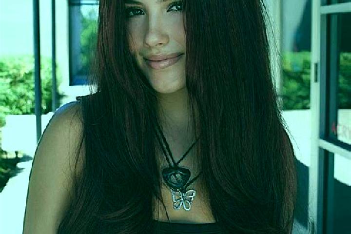 Elizabeth, 28, a auburn dark-eyed slavic companion based in Oetete. Offering Roleplay, CIM, GFE. Available for incall and outcall, day and evening dates.