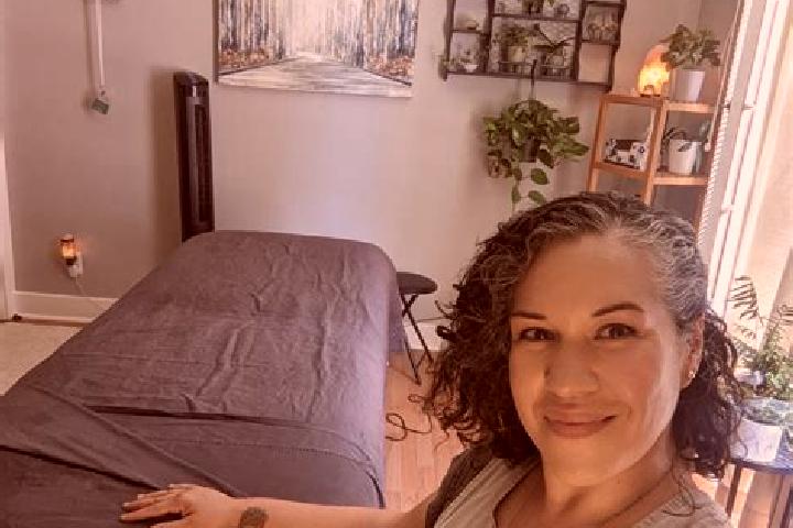 Elizabeth, 28, a blonde hazel-eyed ebony companion based in Marshfield. Offering Couples, A-Level, BDSM, Erotic Massage. Available for incall and outcall, ov...