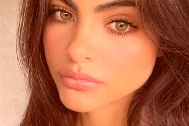 Elizabeth, 28, a brunette green-eyed indian companion based in Giron. Offering Dinner Date, GFE, Overnight. Available for incall and outcall, day and evening...