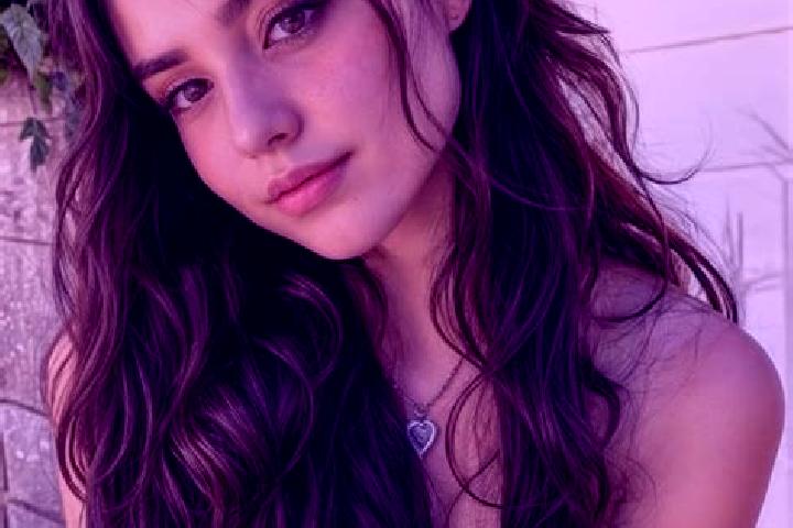 Elizabeth, 28, a dark blonde hazel-eyed middle eastern companion based in Juntas Chicas. Offering Massage, Erotic Massage, Girlfriend Experience. Available f...