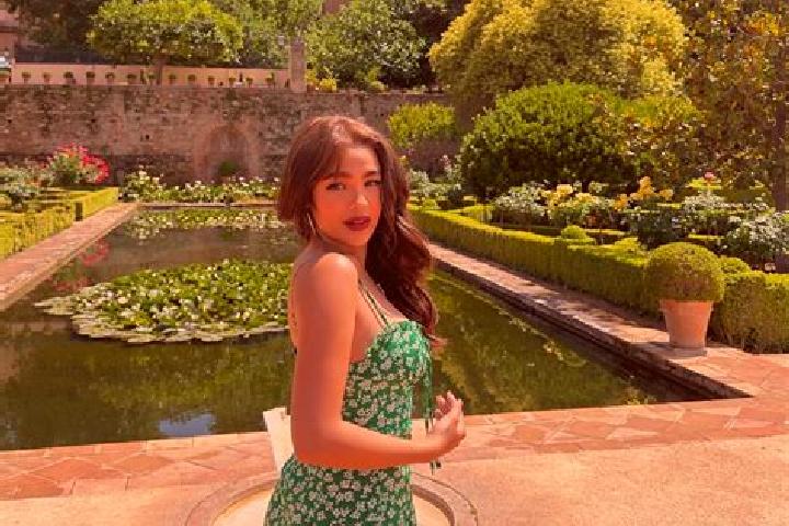 Elizabeth, 28 — Escort in Briantes, France