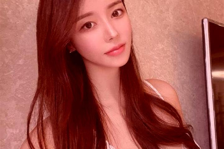 Elizabeth, 28 — Escort in Kizilcadag, Turkey