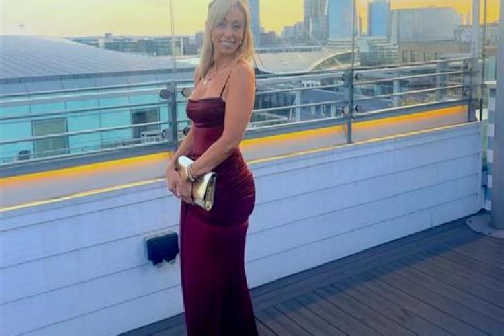 Elizabeth, 28 — Escort in Pontypridd, United Kingdom
