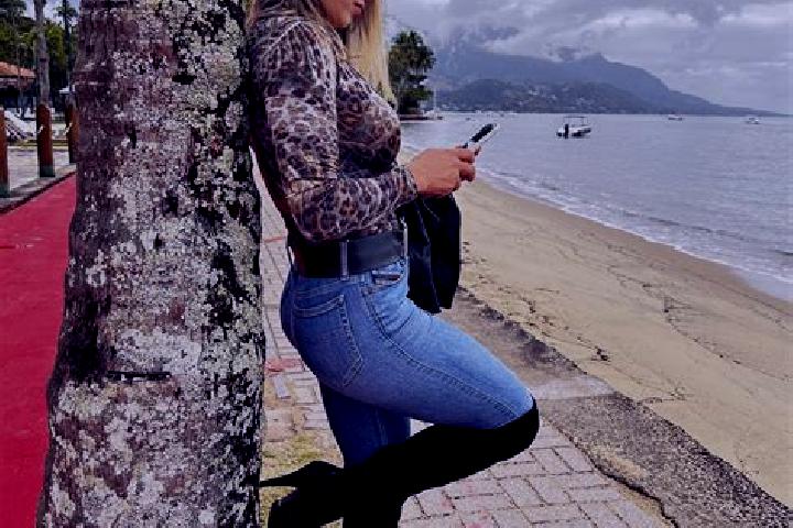 Elizabeth, 28 — Escort in Sales, Brazil