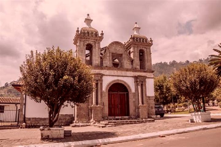 Elizabeth, 28 — Escort in San Bartolome de Pinllo, Ecuador