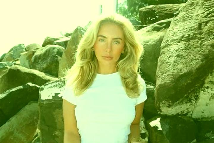 Elizabeth, 28 — Escort in Selnica, Croatia