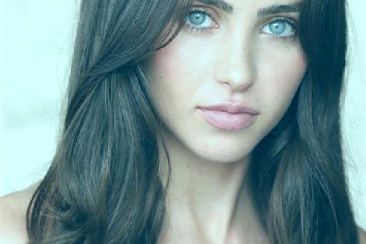 Elizabeth, 29, a brunette blue-eyed latina companion based in Volda. Offering Tantra, Fetish, Roleplay, A-Level. Available for incall and outcall, day and ev...