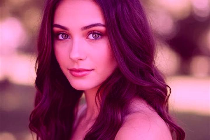 Elizabeth, 29, a brunette hazel-eyed mediterranean companion based in Binika. Offering Travel Companion, Party Girl, Massage. Available for incall and outcal...