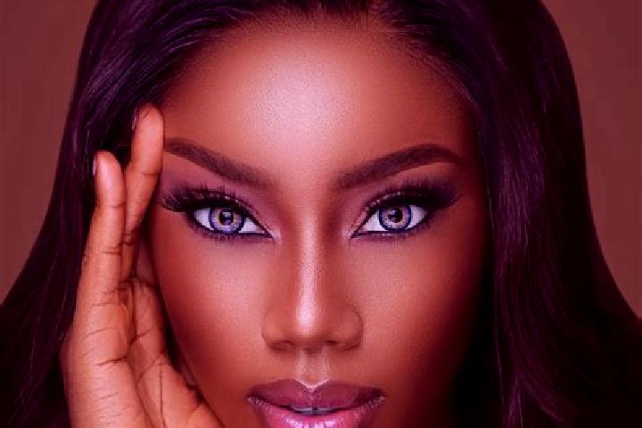 Elizabeth, 29, a chestnut blue-eyed ebony companion based in Iwanuma. Offering 69, Massage, Overnight, Duos. Available for incall and outcall, day and evenin...