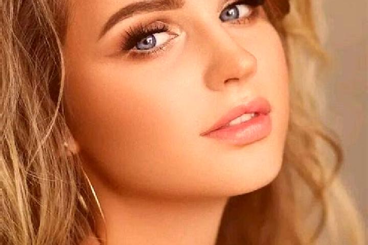 Elizabeth, 29, a dark blonde blue-eyed mediterranean companion based in Louin. Offering GFE, Striptease, Travel Companion. Available for incall and outcall, ...