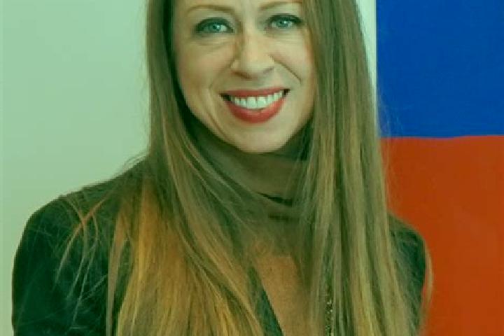 Elizabeth, 29 — Escort in Clinton, Canada