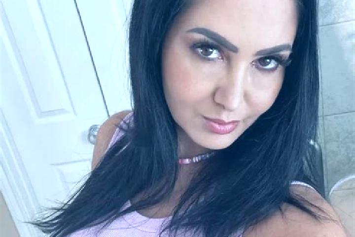 Elizabeth, 30, a brunette grey-eyed mixed companion based in Wells Beach Station. Offering Deep French Kissing, 69, A-Level. Available for incall and outcall...