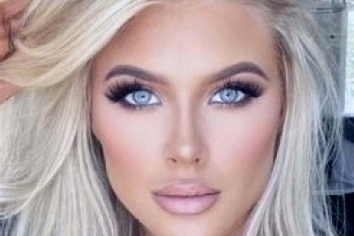 Elizabeth, 30, a platinum blonde green-eyed mediterranean companion based in Kelebia. Offering Travel Companion, Duos, Couples, Erotic Massage, Prostate Mass...