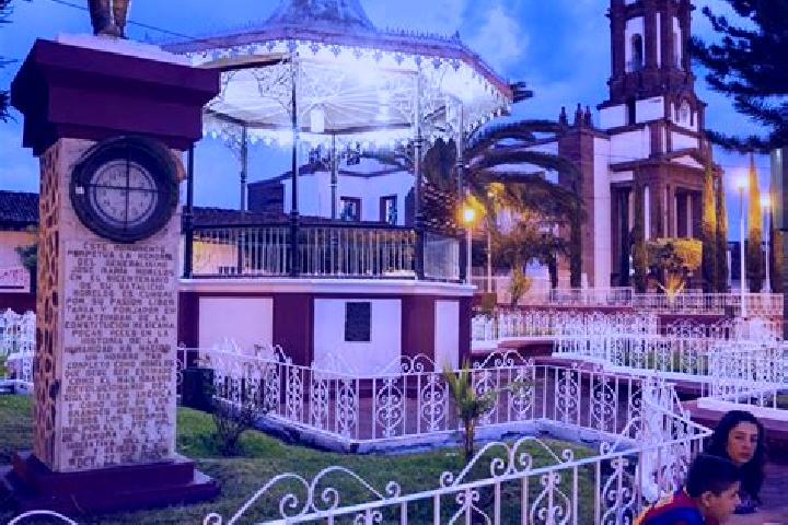 Elizabeth, 30 — Escort in Ario de Rayon, Mexico