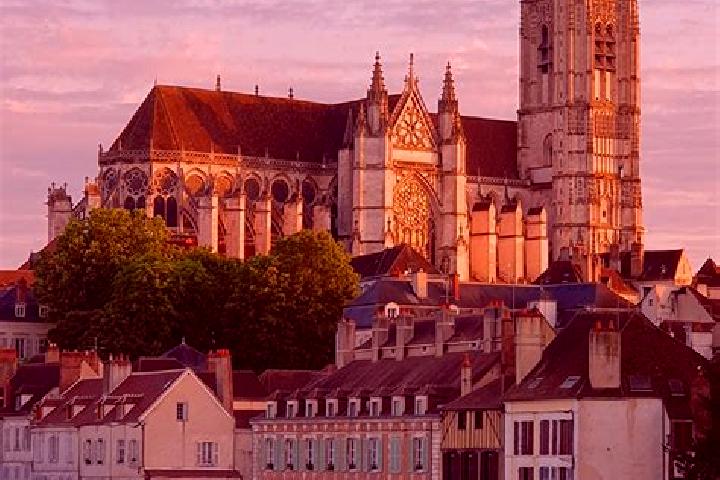 Elizabeth, 30 — Escort in Auxerre, France