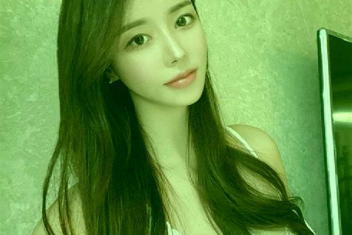 Elizabeth, 30 — Escort in Gaoshanzi, China