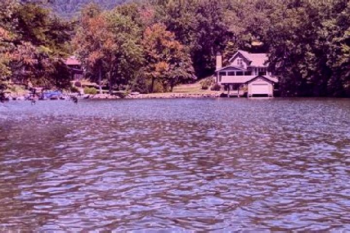 Elizabeth, 30 — Escort in Lake Lure, United States