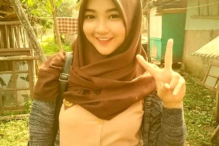 Elizabeth, 30 — Escort in Surade, Indonesia
