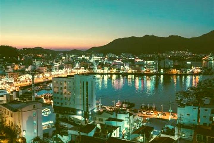 Elizabeth, 30 — Escort in Tongyeong, South Korea