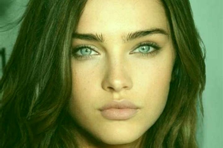Elizabeth, 31, a brunette blue-eyed mixed companion based in Draa Klalouche. Offering Roleplay, BDSM, Duos. Available for incall and outcall, day and evening...