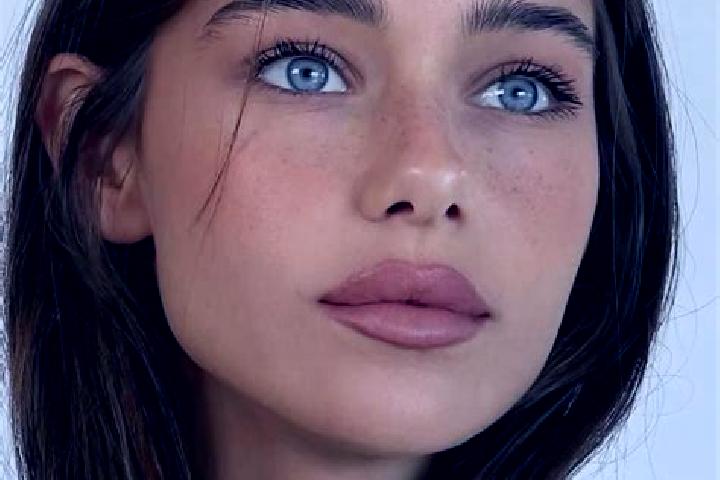 Elizabeth, 31, a brunette brown-eyed middle eastern companion based in Kalaxilike. Offering Deep French Kissing, BDSM, Massage. Available for incall and outc...