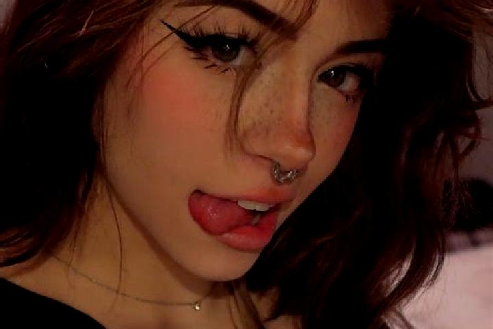 Elizabeth, 31, a red blue-eyed latina companion based in Peron. Offering Striptease, OWO, A-Level, Party Girl. Available for incall and outcall, day and even...
