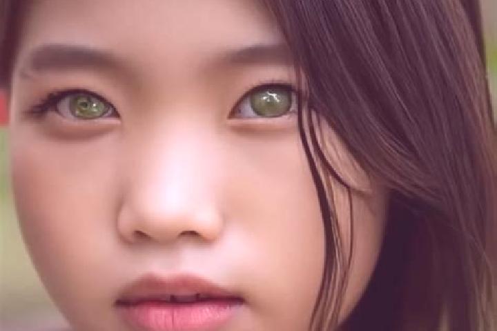 Elizabeth, 31, a red green-eyed asian companion based in Zyekaha. Offering Tantra, Prostate Massage, Girlfriend Experience. Available for incall and outcall,...