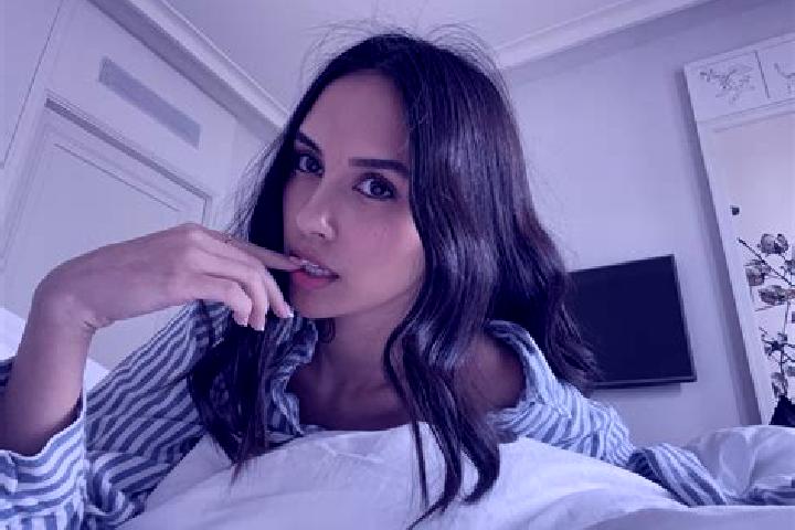 Elizabeth, 31, a red grey-eyed european companion based in Pfeffikon. Offering 69, Travel Companion, Girlfriend Experience. Available for incall and outcall,...