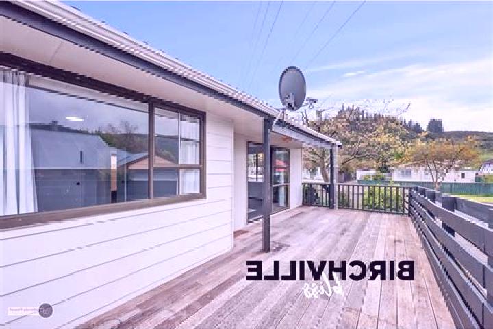 Elizabeth, 31 — Escort in Birchville, New Zealand