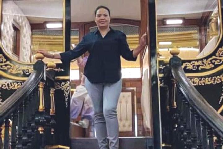 Elizabeth, 31 — Escort in Buang, Philippines