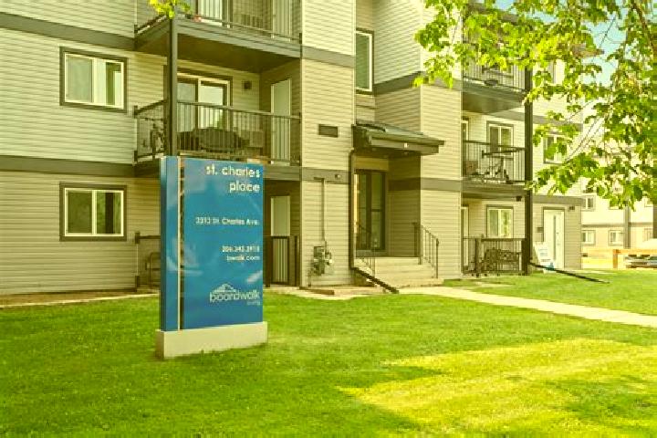 Elizabeth, 31 — Escort in Gladmer Park, Canada