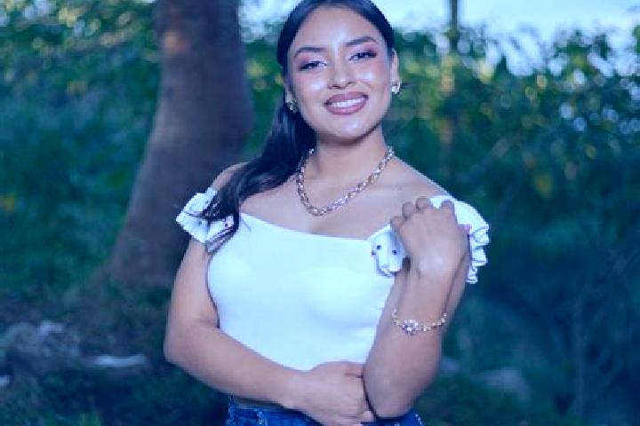 Elizabeth, 31 — Escort in Leacaman, Mexico