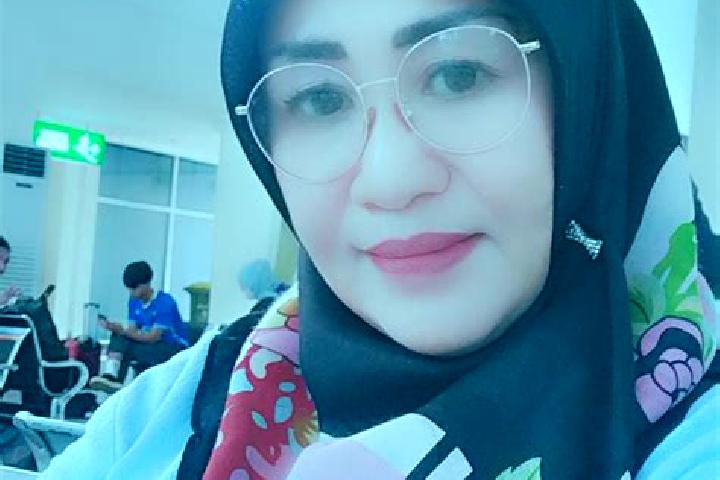 Elizabeth, 31 — Escort in Raha, Indonesia
