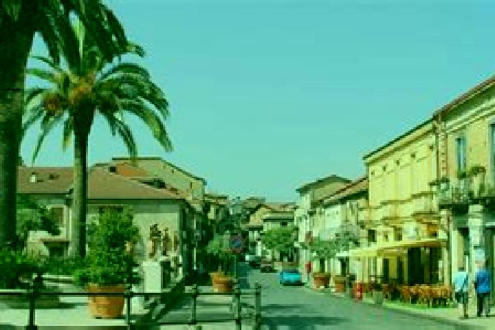 Elizabeth, 31 — Escort in Soriano Calabro, Italy