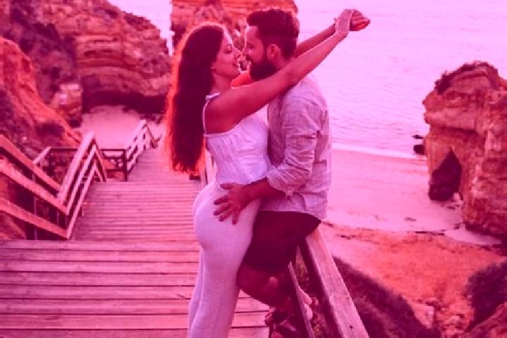 Elizabeth, 32, a chestnut blue-eyed caribbean companion based in Shales. Offering Prostate Massage, Couples, Overnight, Party Girl. Available for incall and ...