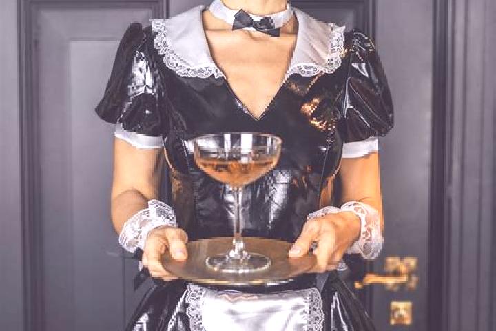 Elizabeth, 32, a dark blonde dark-eyed caucasian companion based in Negoslavci. Offering Domination, Fetish, Striptease, Roleplay. Available for incall and o...