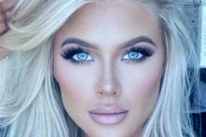 Elizabeth, 32, a platinum blonde blue-eyed middle eastern companion based in Nevele. Offering Striptease, Domination, Tantra. Available for incall and outcal...