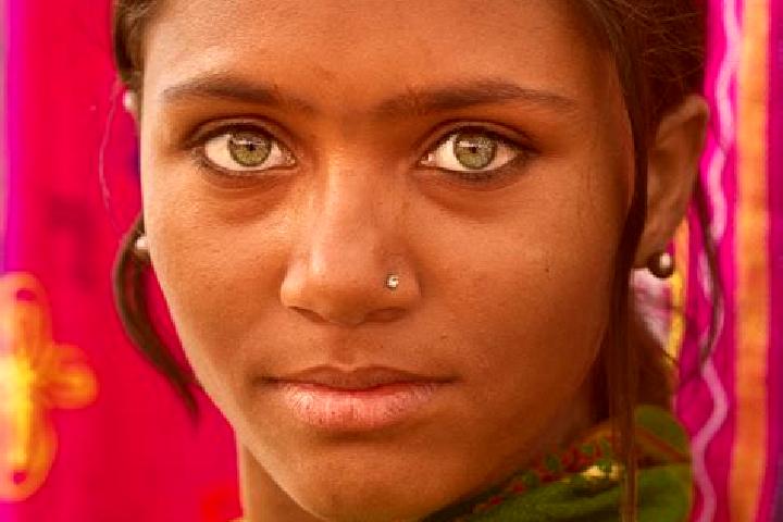 Elizabeth, 32, a red green-eyed indian companion based in Mandougou. Offering CIM, Overnight, OWO, BDSM. Available for incall and outcall, day and evening da...