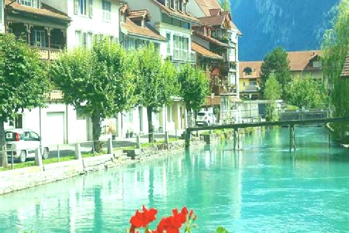 Elizabeth, 32 — Escort in Huttlingen, Switzerland