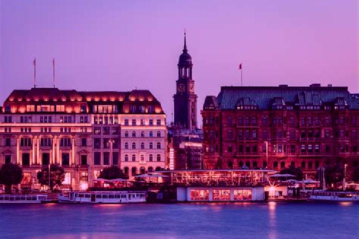 Elizabeth, 32 — Escort in Karlholmsbruk, Sweden