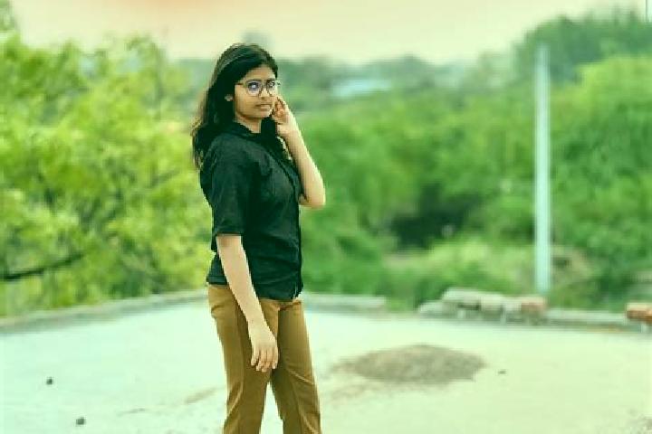 Elizabeth, 32 — Escort in Maudaha, India