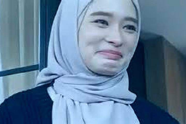 Elizabeth, 32 — Escort in Mawa, Indonesia