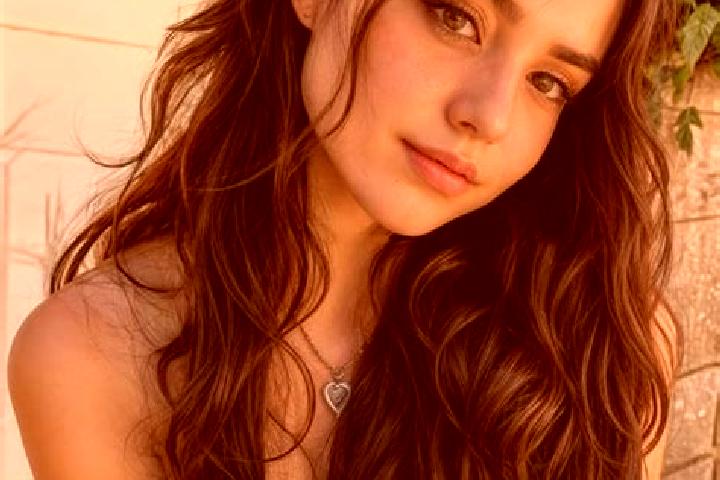 Elizabeth, 33, a auburn amber-eyed middle eastern companion based in Vespasiano. Offering Tantra, Domination, GFE. Available for incall and outcall, day and ...