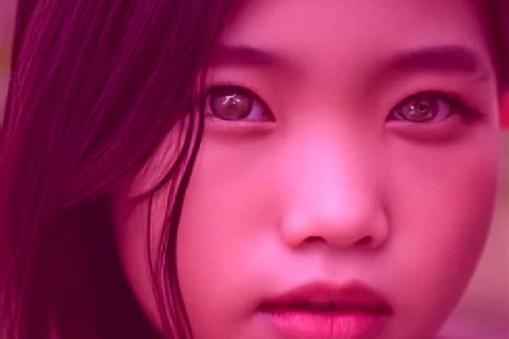 Elizabeth, 33, a red green-eyed asian companion based in Gogolowa. Offering GFE, Duos, Tantra. Available for incall and outcall, day and evening dates.
