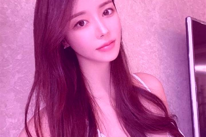 Elizabeth, 33 — Escort in Hwanam, South Korea