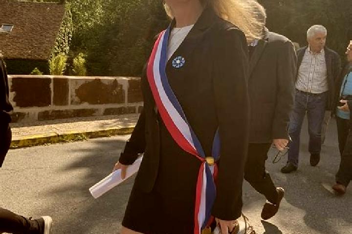Elizabeth, 33 — Escort in Vailly-sur-Sauldre, France