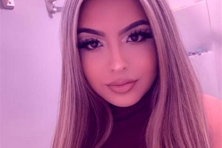 Elizabeth, 34, a blonde dark-eyed latina companion based in Boerssum. Offering A-Level, Domination. Available for incall and outcall, day and evening dates.