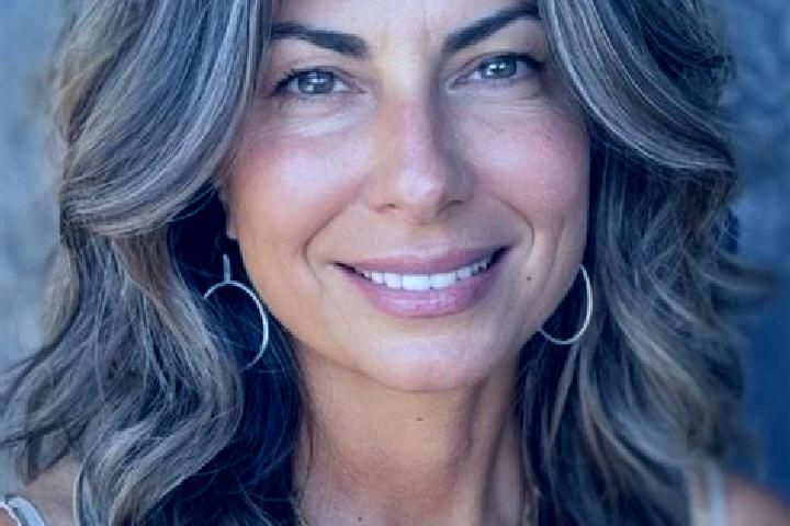 Elizabeth, 34, a brunette grey-eyed caucasian companion based in Cimanglid. Offering 69, OWO, GFE, Prostate Massage. Available for incall and outcall, overni...